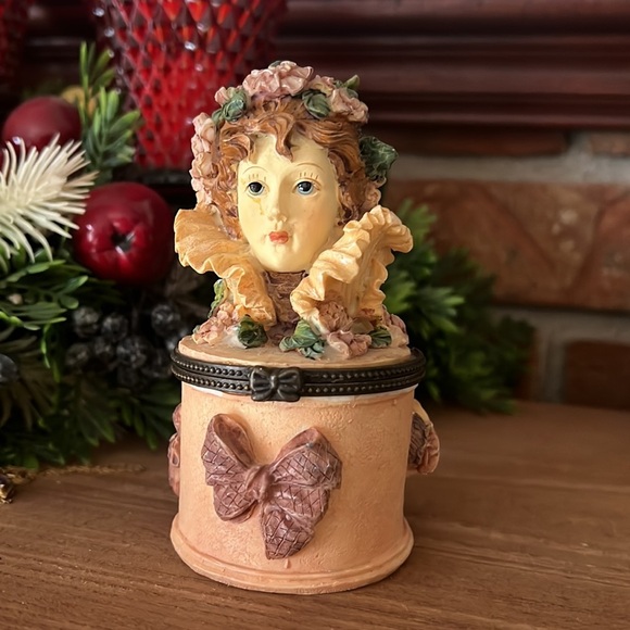 Rare Vintage Victorian Lady Head Trinket Box - Picture 11 of 11